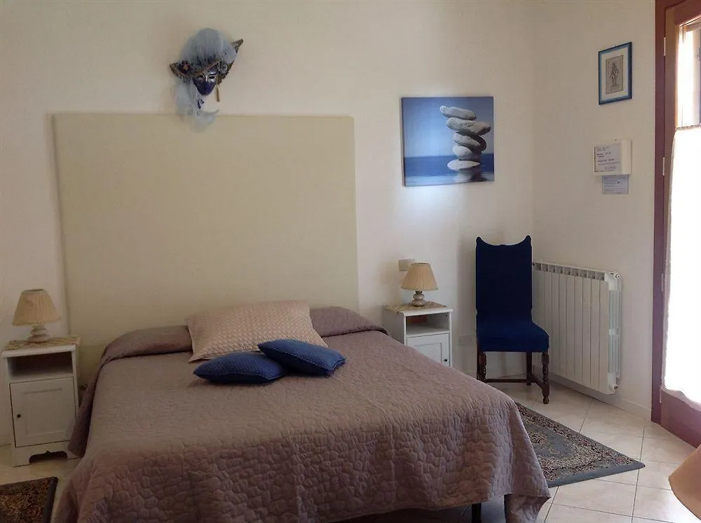 B&B A Casa Di Marta 卡瓦利诺 3*,